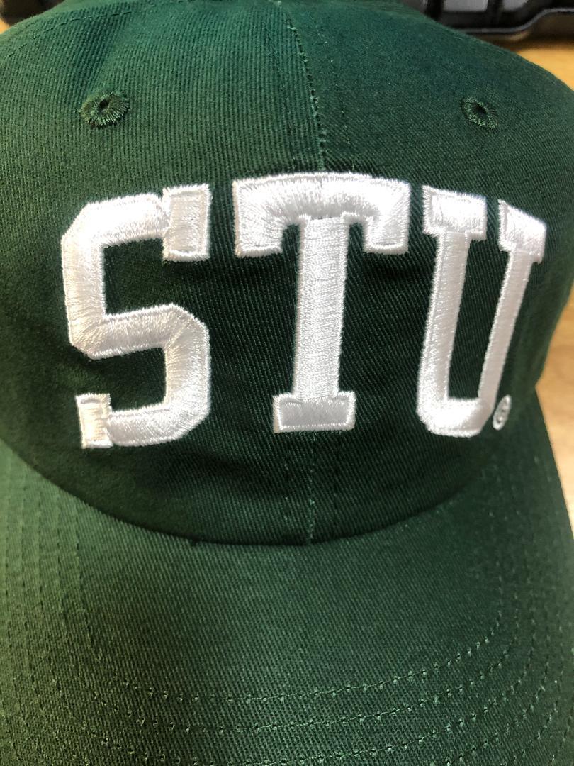 STUSSY STU ARCH STRAPBACK CAP - 帽子最 安値 で