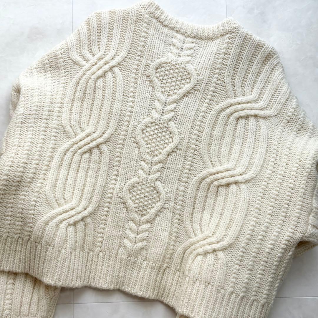 セリーヌ☆トリオンフ ロゴ ウール セーター 刺繍 クロップド丈 セリーヌ☆トリオンフ ロゴ ウール セーター 刺繍 クロップド丈