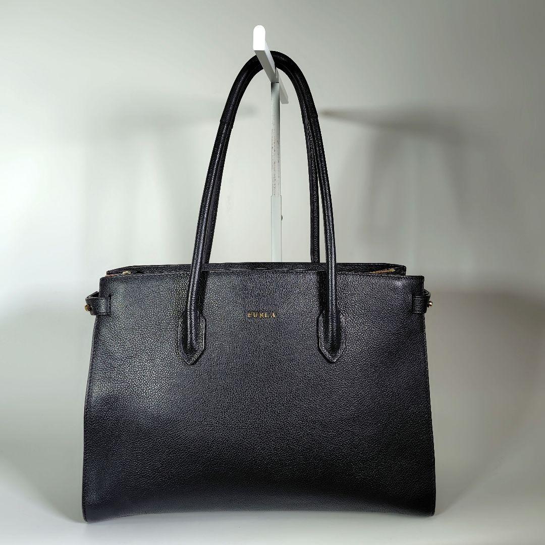 【美品】FURLA ルーチェ トートバッグ レザー シボ革 A4可 ブラック 美品】 FURLA フルラ ブラック レザー シボ革 トートバッグ A4