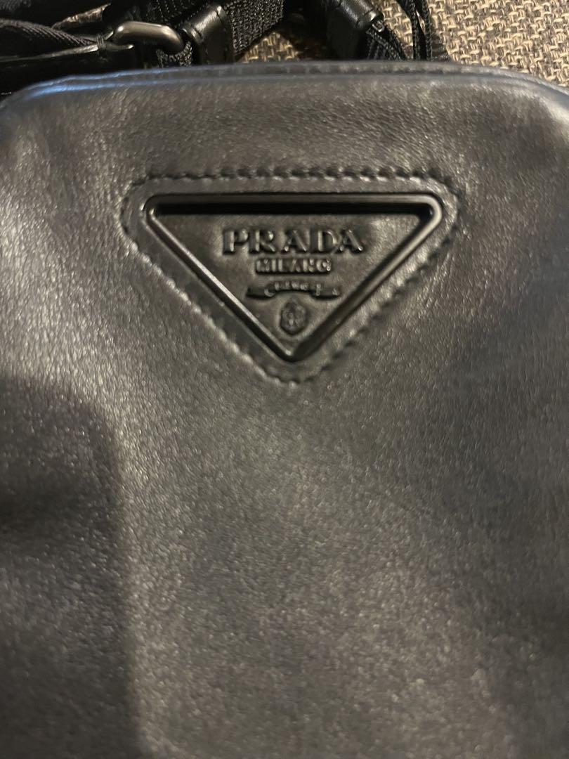 PRADA ブラックショルダーバッグ