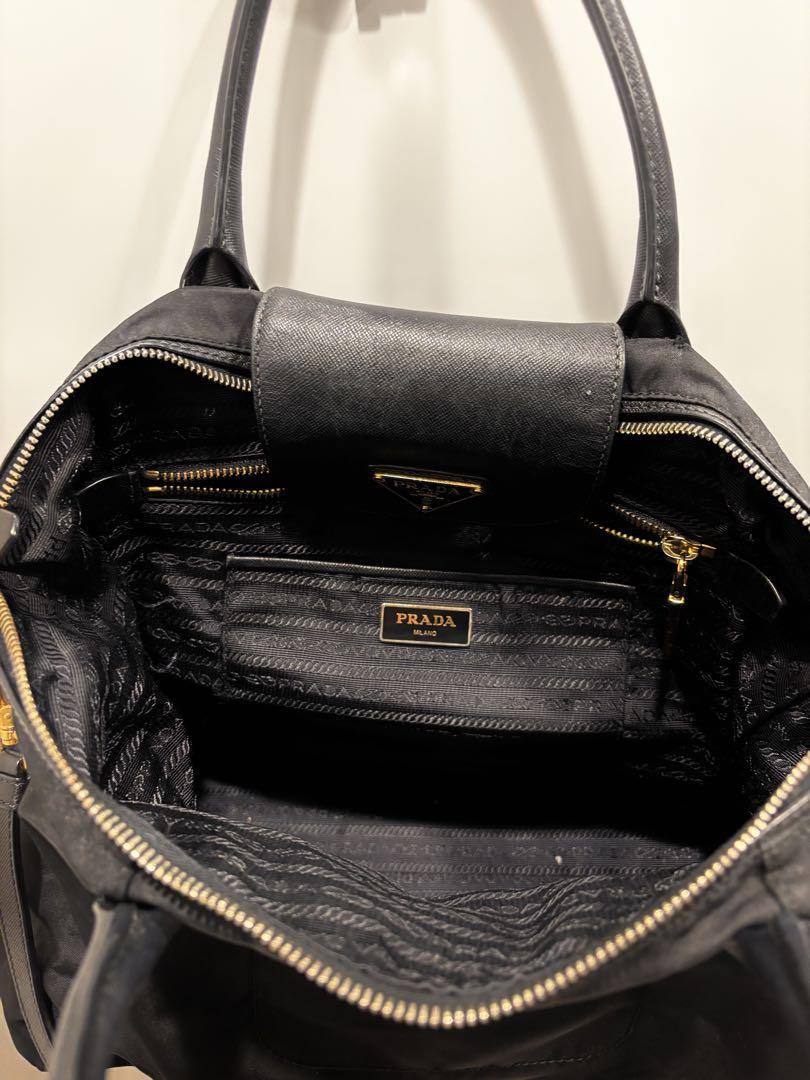 PRADA ブラックナイロンショルダーバッグ