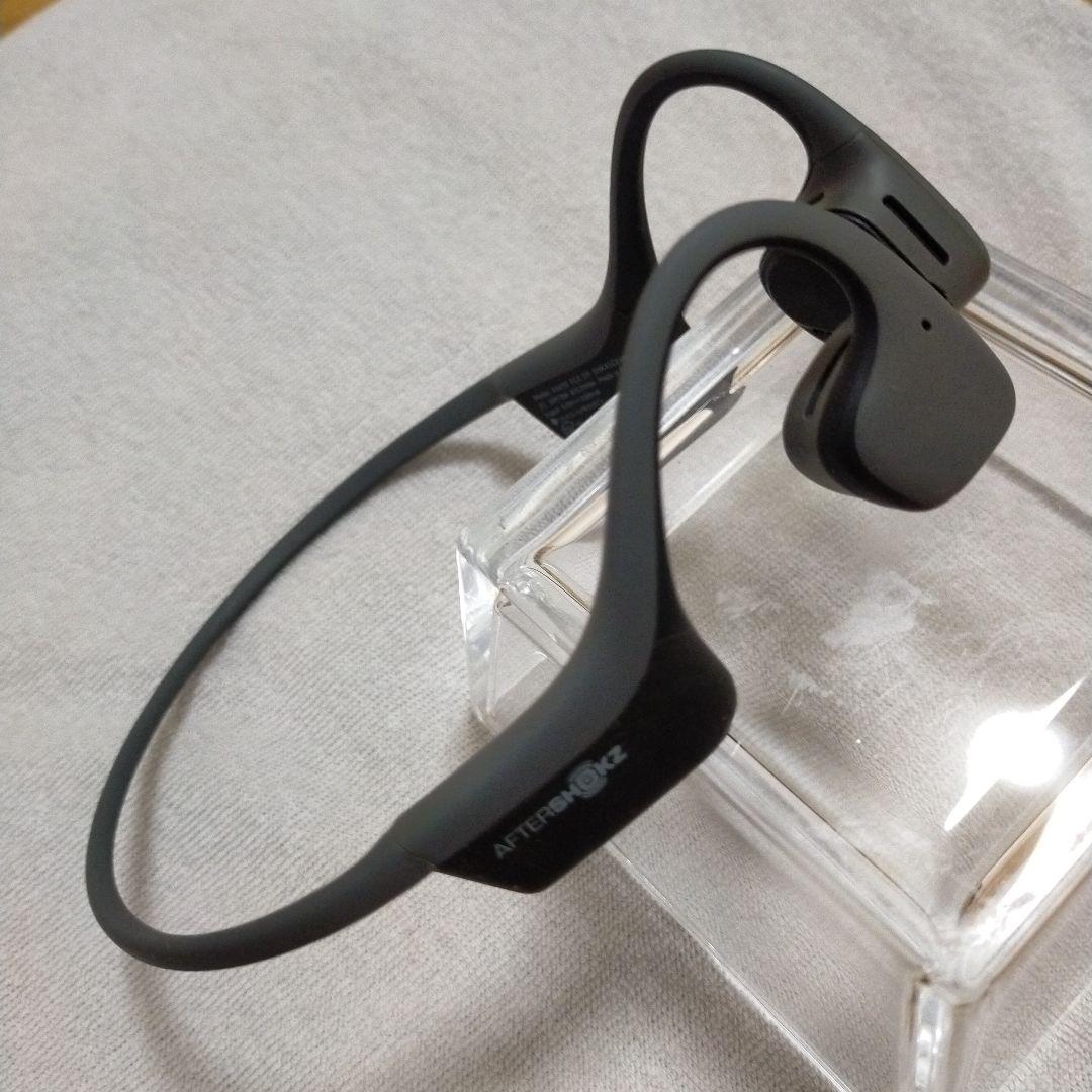 イヤフォン　ジャンク SHOKZ 骨伝導イヤホンと専用充電コード ジャンク - メルカリ