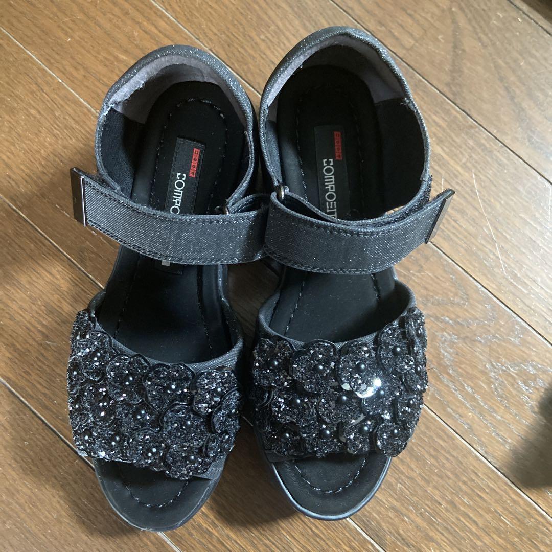 コンポジション9 小花モチーフのサンダル