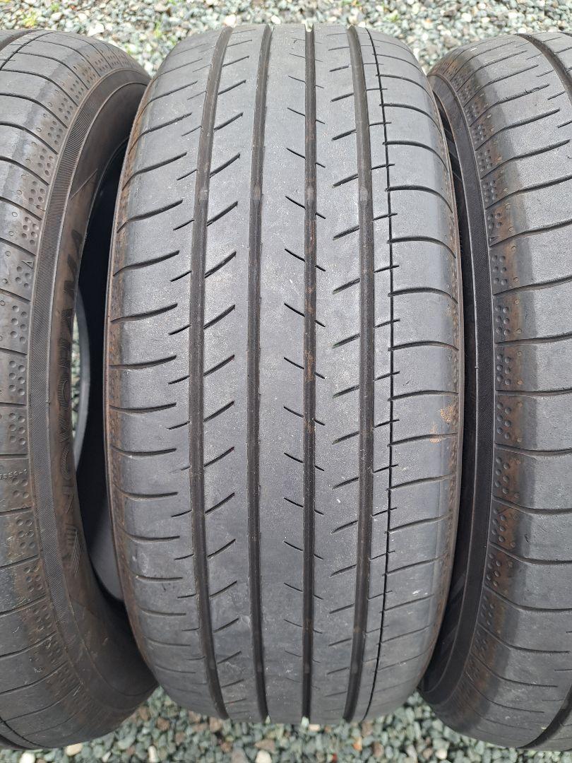 215/55R17 YOKOHAMA ブルーアース　2020年製　４本