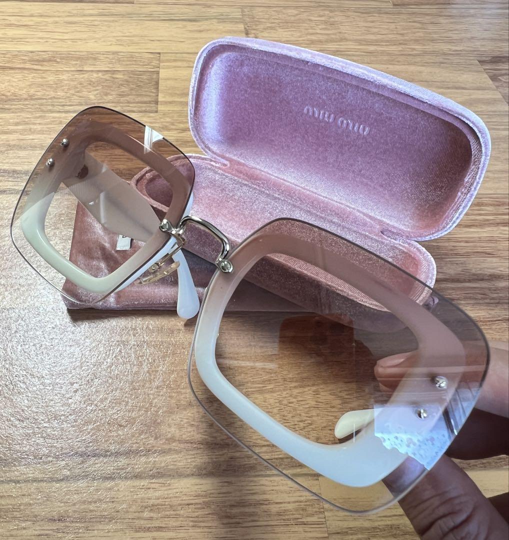 MIU MIU サングラス クリア・ブラウングラデーション MIU MIU サングラス クリア・ブラウングラデーション