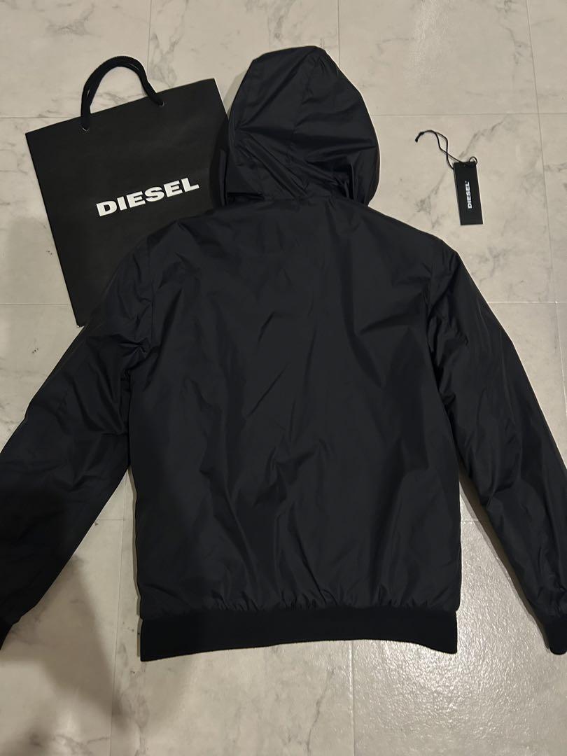 4.5万　DIESEL KIDS ディーゼルキッズ　ロゴフード付きジャンパー