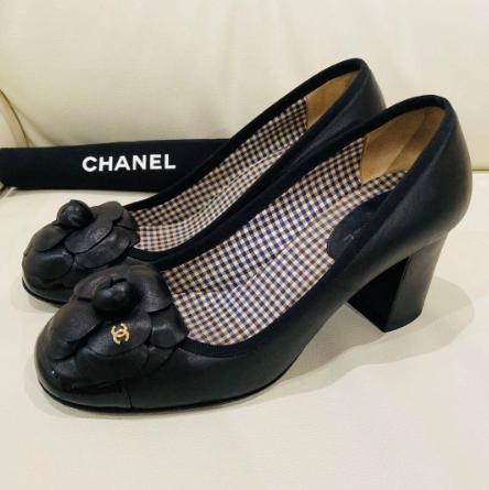 CHANEL カメリア パンプス 36 黒　ココマーク　ラムスキン