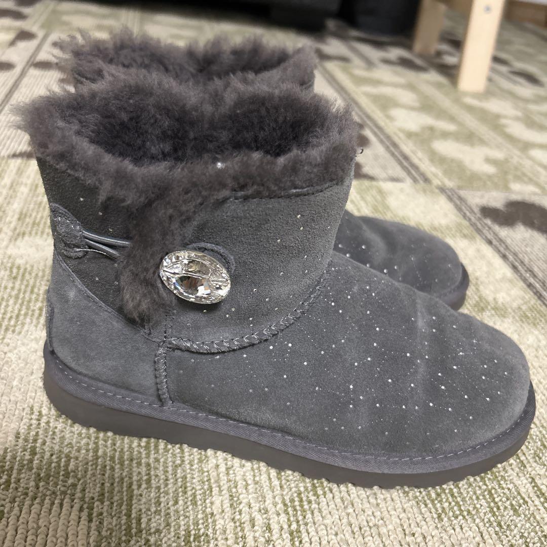 スワロフスキー付きUGGムートンブーツ UGG スワロフスキー グレー ムートンブーツ