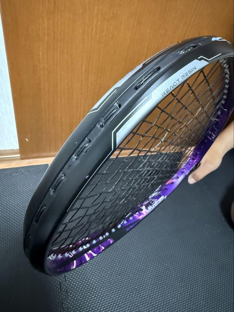 YONEX