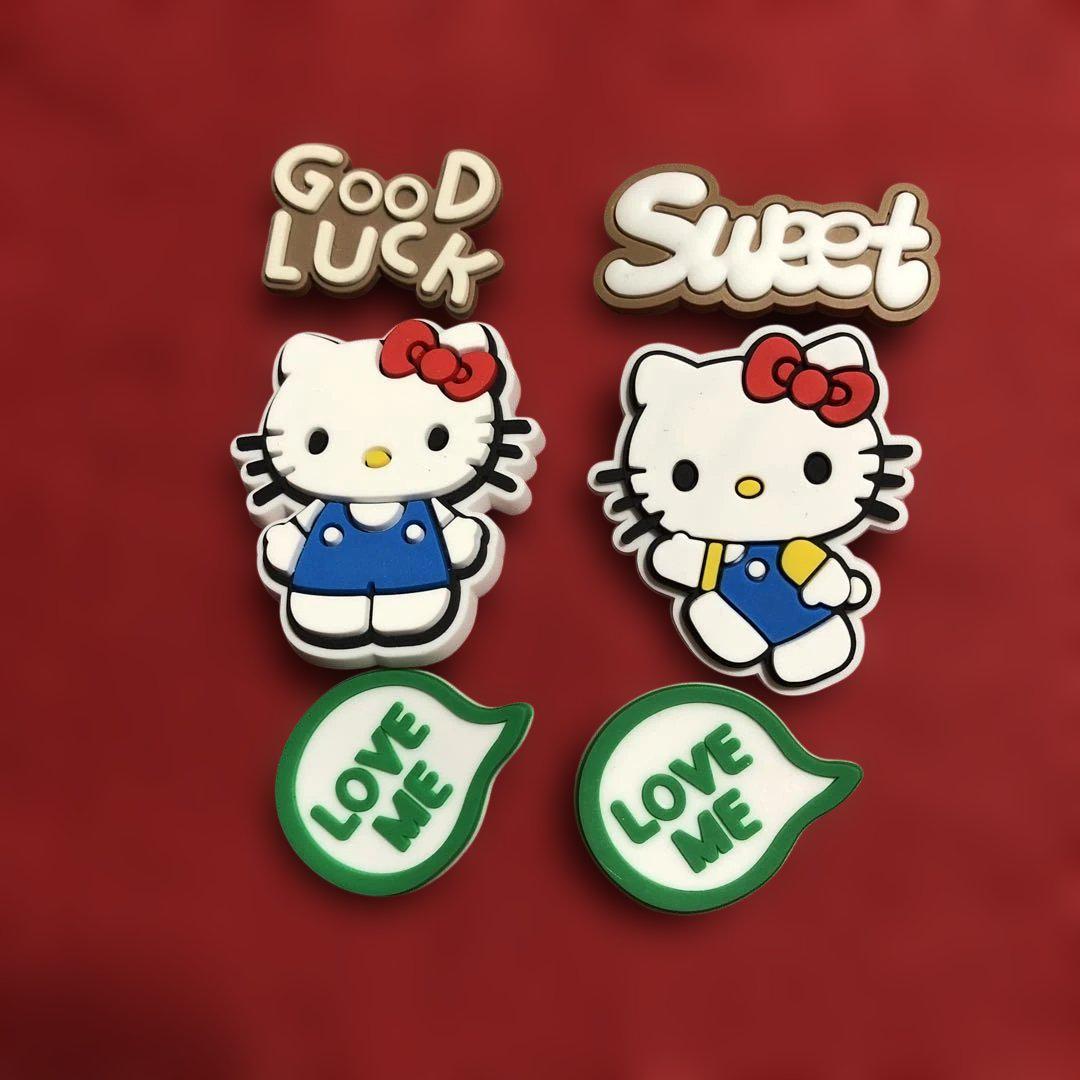 沸騰ブラドン クロックス 新品】ハローキティ ジビッツ 6 大きめ アクセサリー アクセサリー