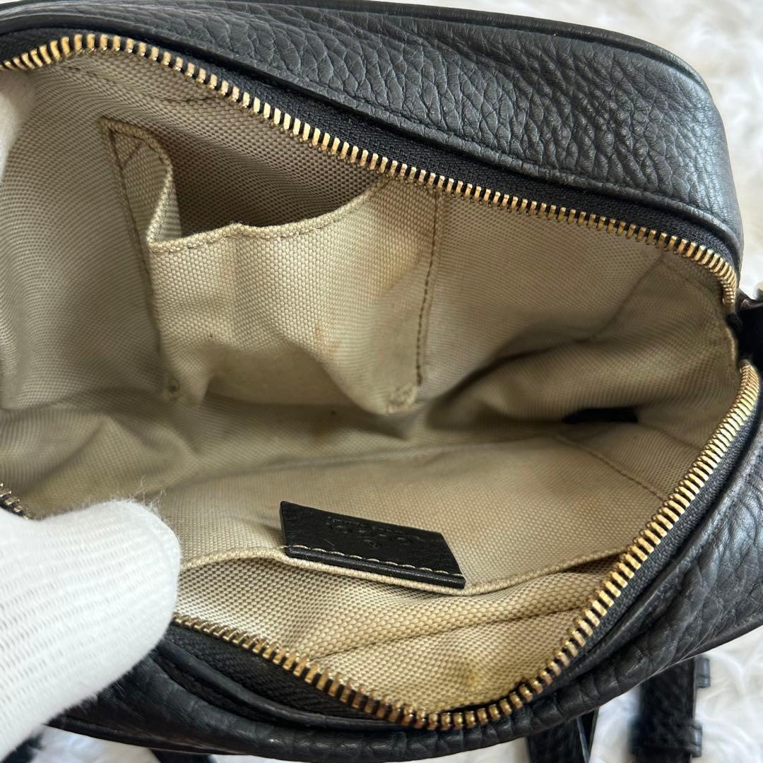 美品✨グッチ GGソーホー ショルダーバッグ レザー グレー 斜め掛け 黒 美品✨グッチ GGソーホー ショルダーバッグ レザー グレー 斜め掛け 黒