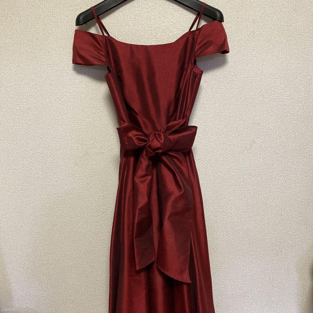 【美品】光沢感のある赤ドレス。衣装にも◎