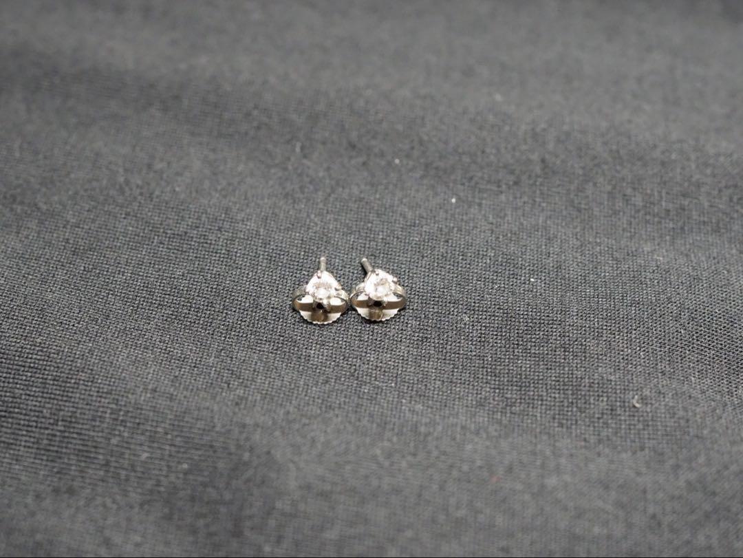 ティファニーソリティアダイヤモンド　スタッド　ピアス　プラチナ　pt950