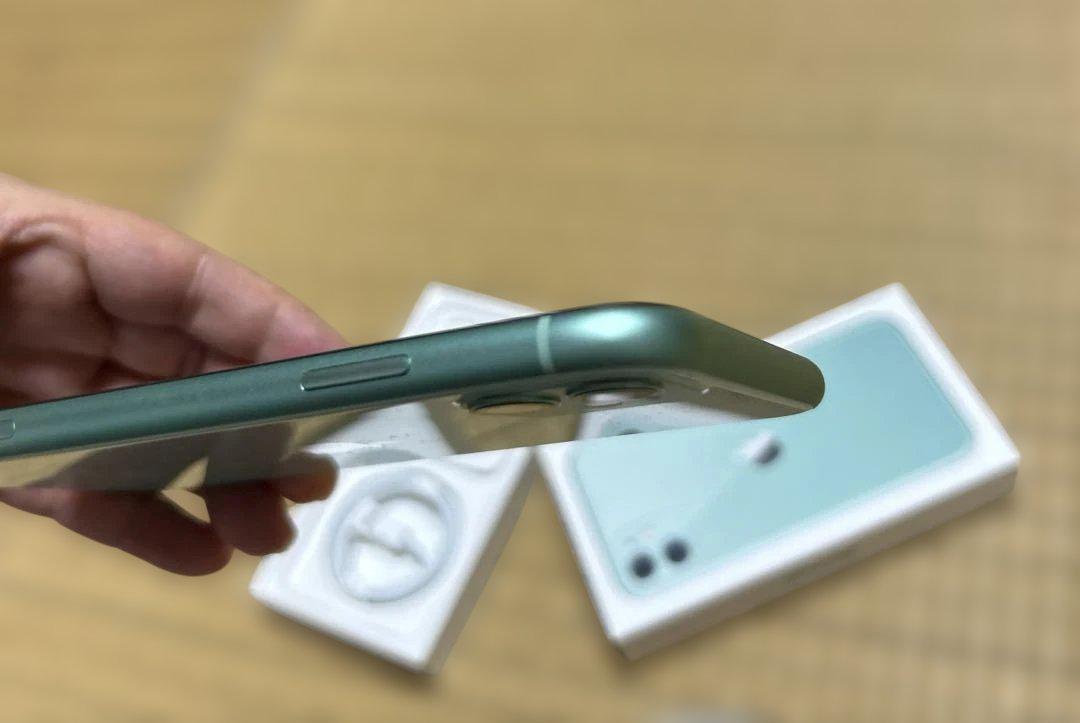 iPhone 11 グリーン 256GB SIMフリー　本体　箱付属品有　美品