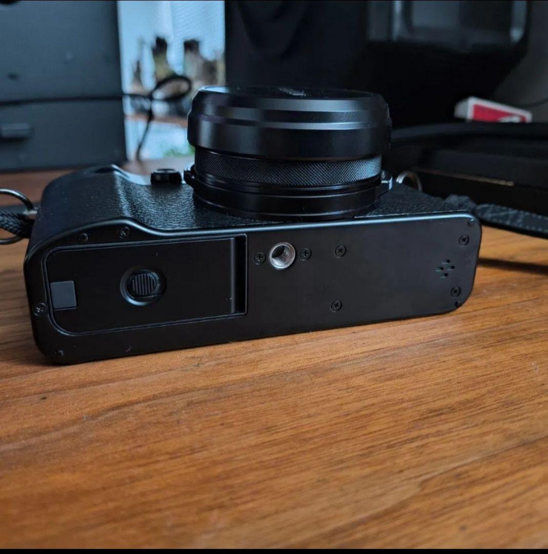 x100vi ブラック　新同品