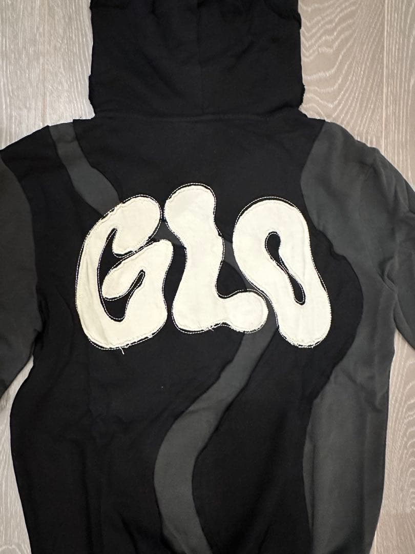 日本未入荷 【GLOGANG】Curve Cut Full Zip パーカー 日本未入荷 【GLOGANG】Curve Cut Full Zip パーカー