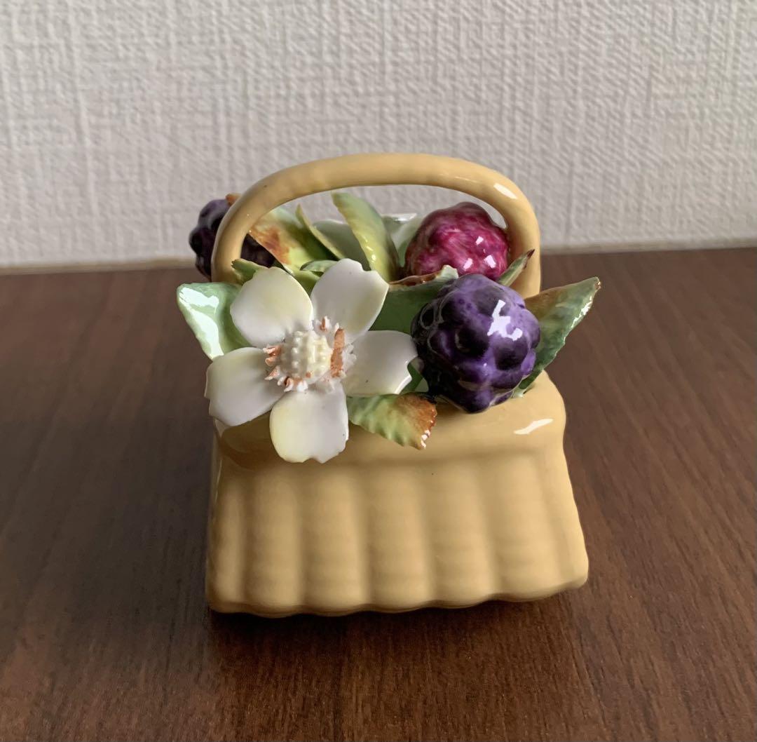 ブランブリーヘッジ 秋の花のバスケット フィギュリン 置物