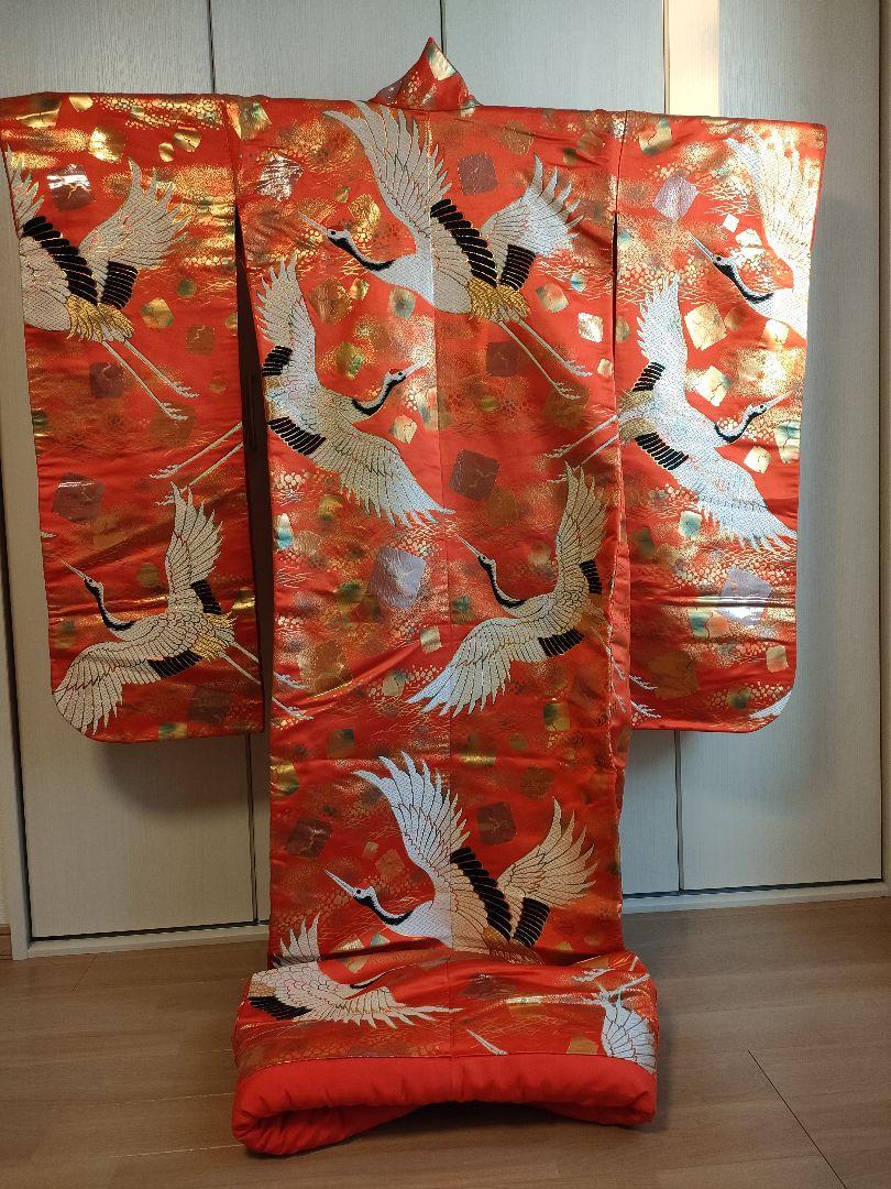 色鮮やかな赤