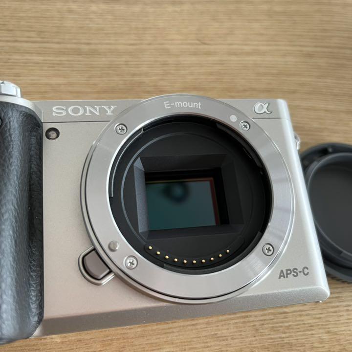 セール最新作 ◉美品◉SONY 本体 iMLha-m83908047584 ILCE−6000 国産お得