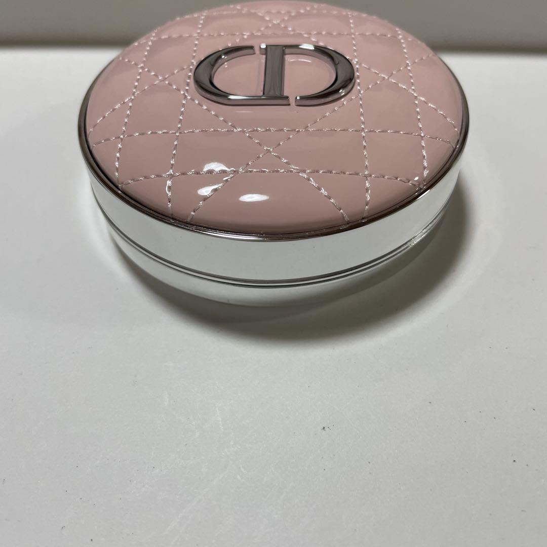 Dior クッションファンデーション 1N
