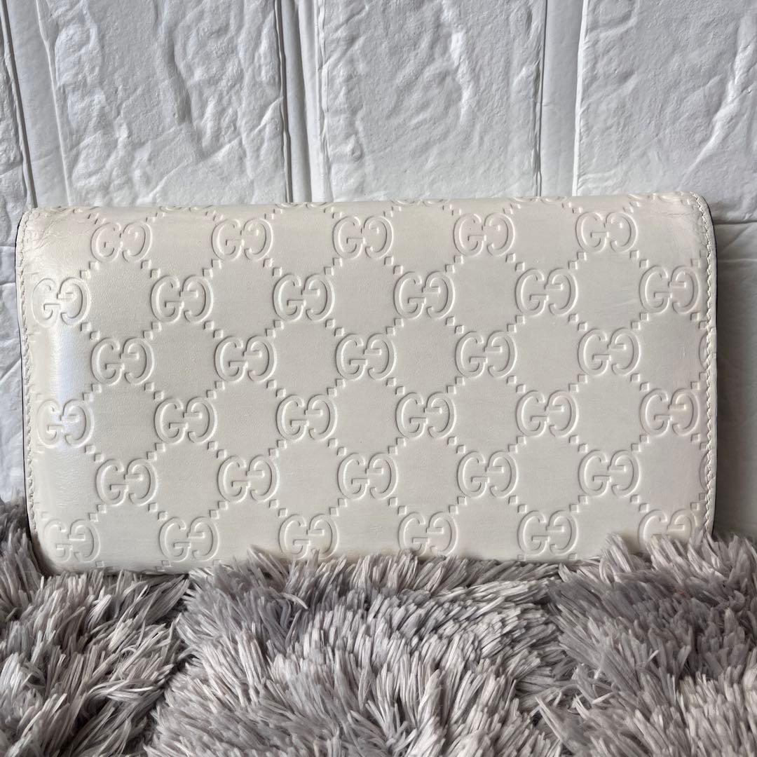 GUCCI✨シマ インターロッキング金具 リボン オフホワイト 大きめ 財布 GUCCI✨シマ インターロッキング金具 リボン オフホワイト 大きめ 財布
