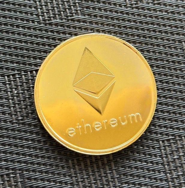 ETH イーサリアム　暗号通貨　仮想通貨　メダル　コイン　ゴールデン