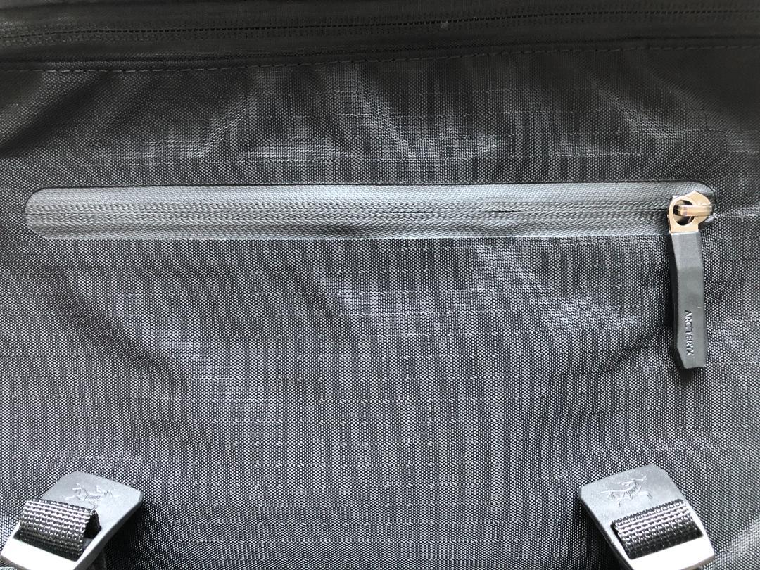 バッグ ARC'TERYX GRANVILLE 10 COURIER BAG