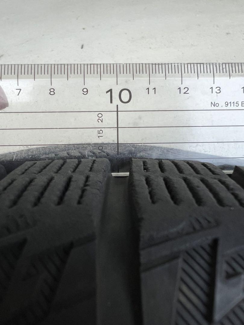 スタッドレスタイヤ205/55R17 アイスガードシックスIG60 専用袋付き