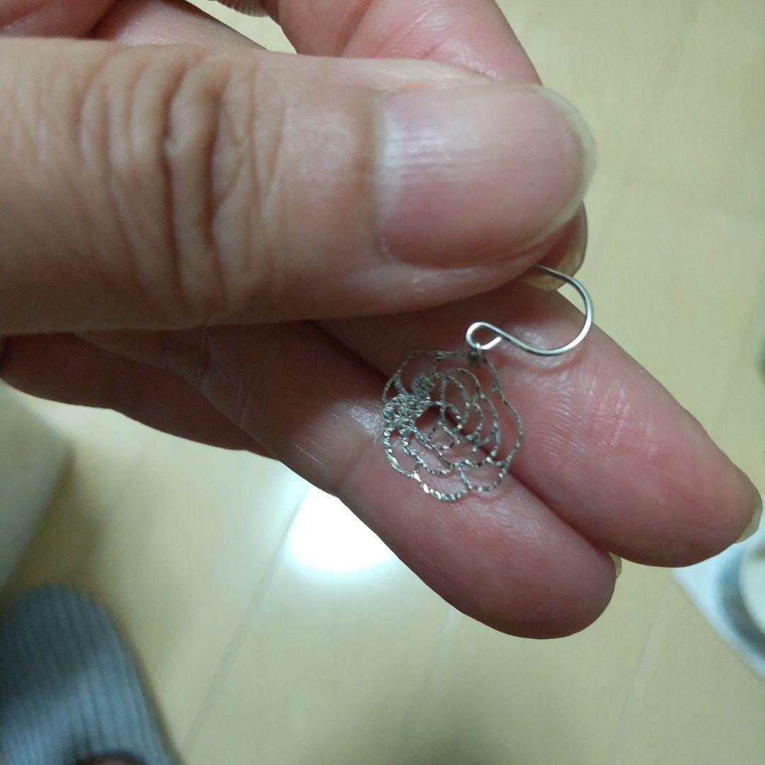 k18WG ピアス バラ 猫 (ネックレスとのセット物でした。)