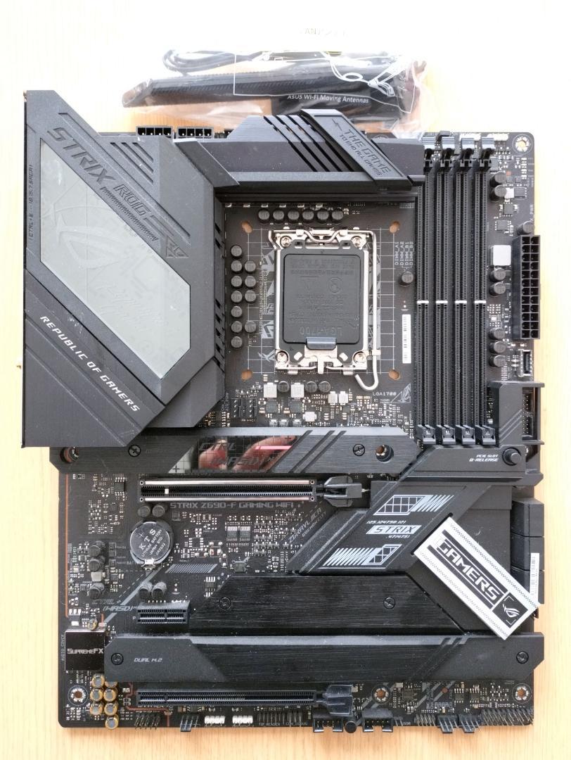 ゲーミングマザーボード ROG STRIX Z690-F GAMING WIFI