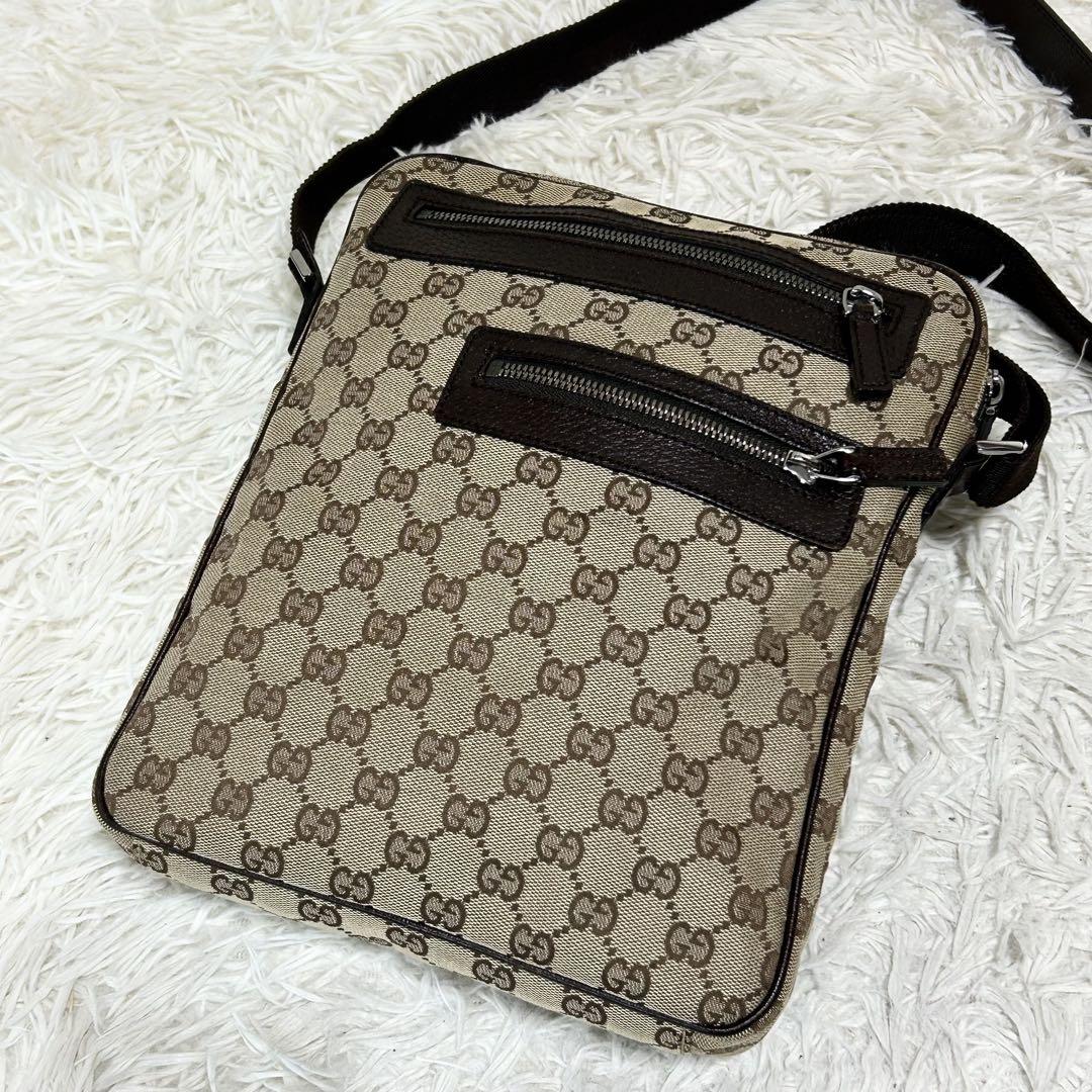 未使用級　グッチ　ショルダーバッグ　サコッシュ　キャンバス　レザー　斜めがけ