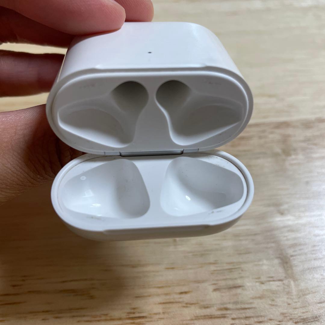 Apple AirPods 第二世代　充電ケース　ワイヤレス充電