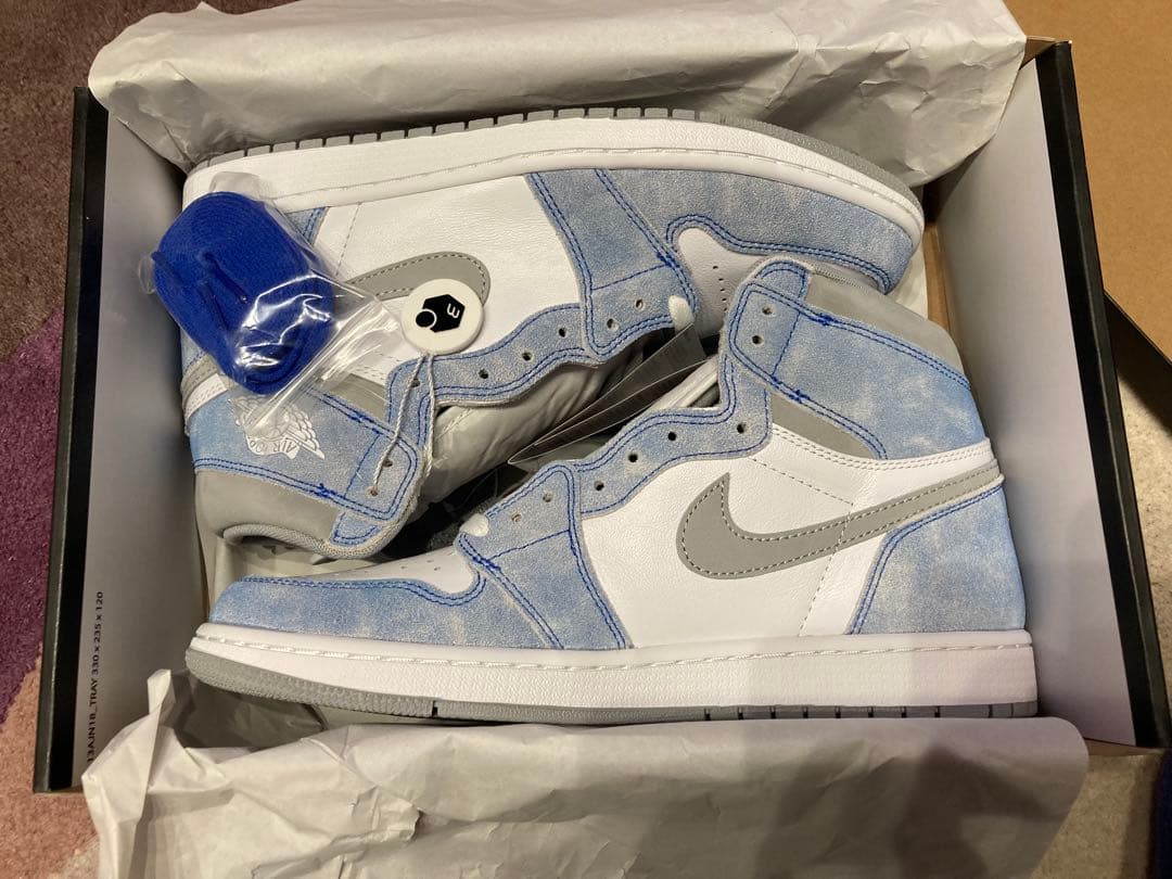 新品未使用タグ付き ナイキ エア ジョーダン 1 ハイパーロイヤル 29.0㎝ 新品未使用タグ付き ナイキ エア ジョーダン 1 ハイパーロイヤル 29.0㎝