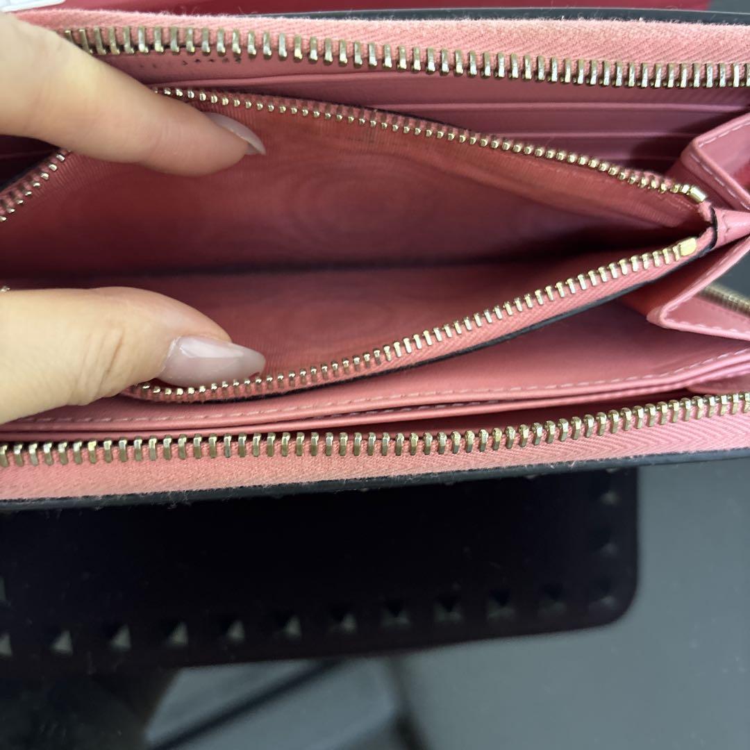 VALENTINO スタッズ付き長財布 ピンク