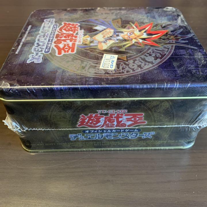 21000円 【SALE/92%OFF】 未開封 遊戯王 BOOSTER PACK COLLECTORS TIN 2004