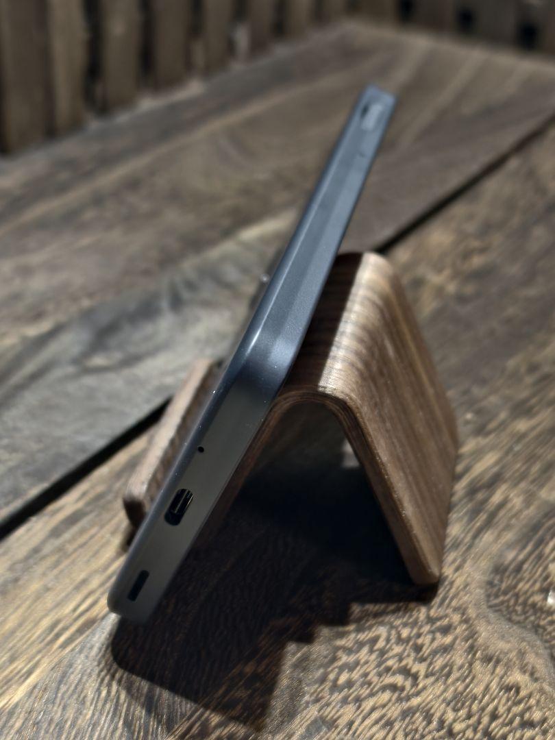 美品　AQUOSwish2 A204SH　SIMフリー　スマホ