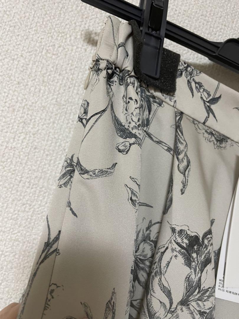【新品、タグ付き！】フレイアイディー　ボリュームタックプリントスカート