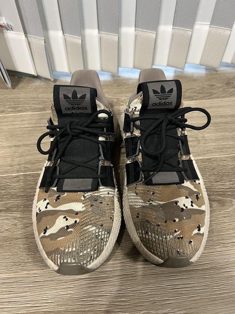 adidas カモフラージュ スニーカー