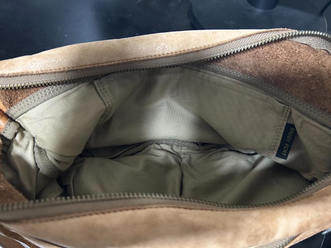 Baggy Port レザー メンズ クロスボディ ショルダーポーチ