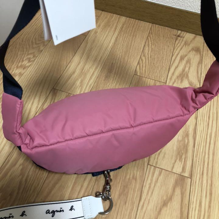 特価公式 新品タグあり。ビッグチャームつき アニエスベーウエストバッグ 特価公式 新品タグあり。ビッグチャームつき アニエスベーウエストバッグ