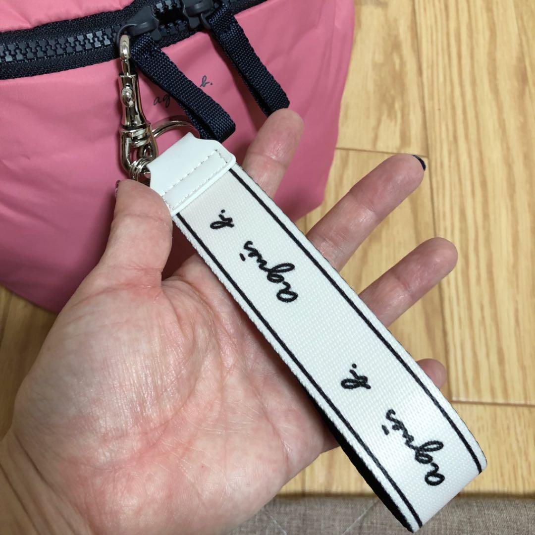 特価公式 新品タグあり。ビッグチャームつき アニエスベーウエストバッグ 特価公式 新品タグあり。ビッグチャームつき アニエスベーウエストバッグ