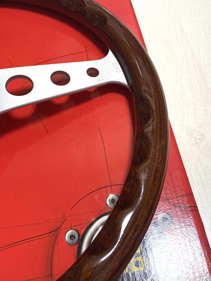 美品　MOMO (モモ) ステアリングINDY 35π ウッドステアリング