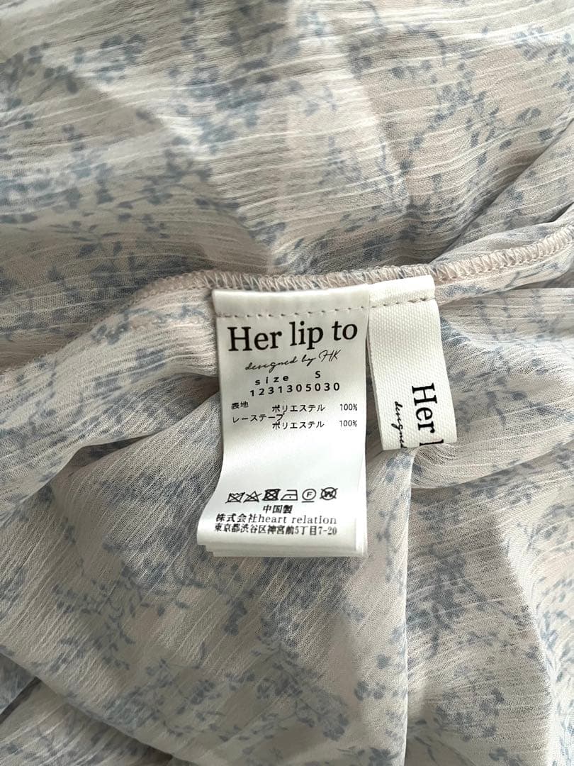 激安‼️未使用タグ付‼️ Tiered Floral Pleated Dress タグ付き未使用Floral Print Random Pleated Dress