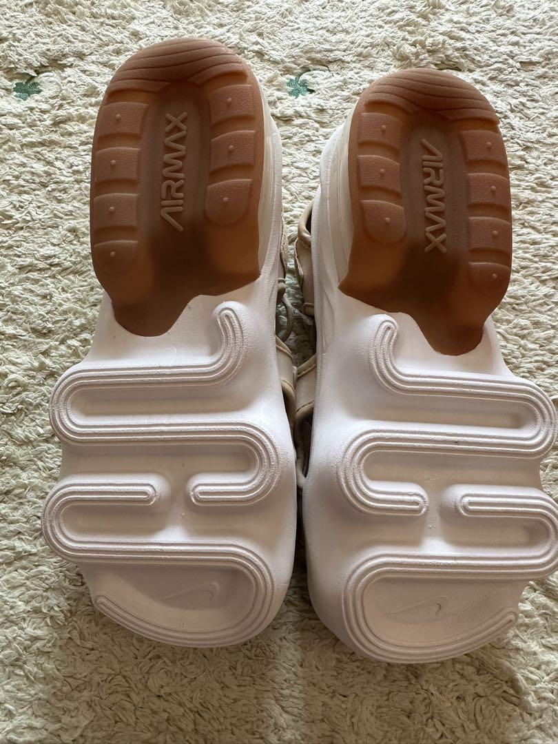 新品23cm NIKEエアマックスココ ベージュ