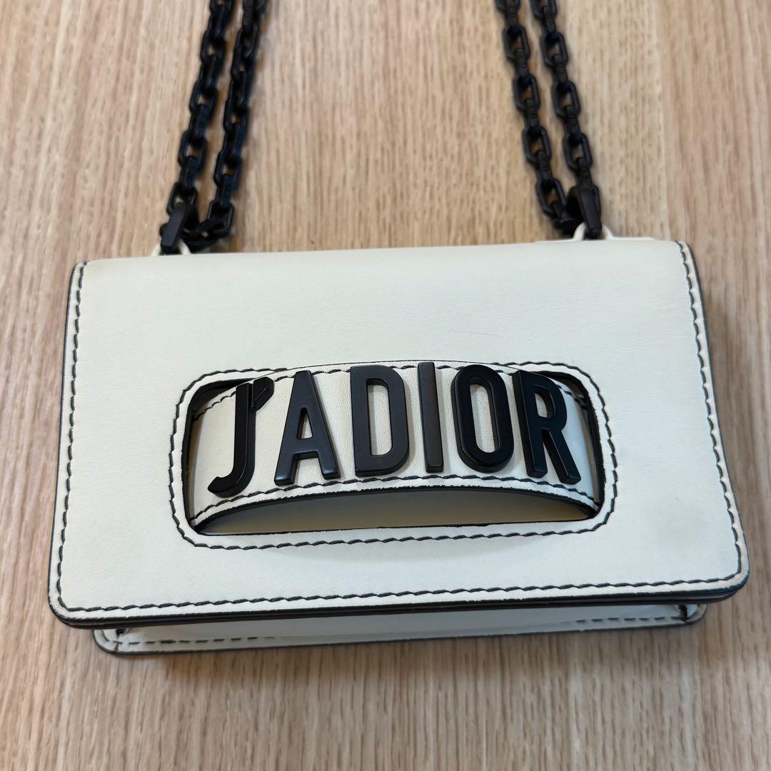 DIOR