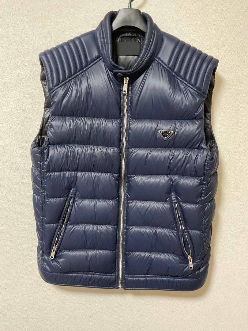 PRADA ネイビー ダウンベスト