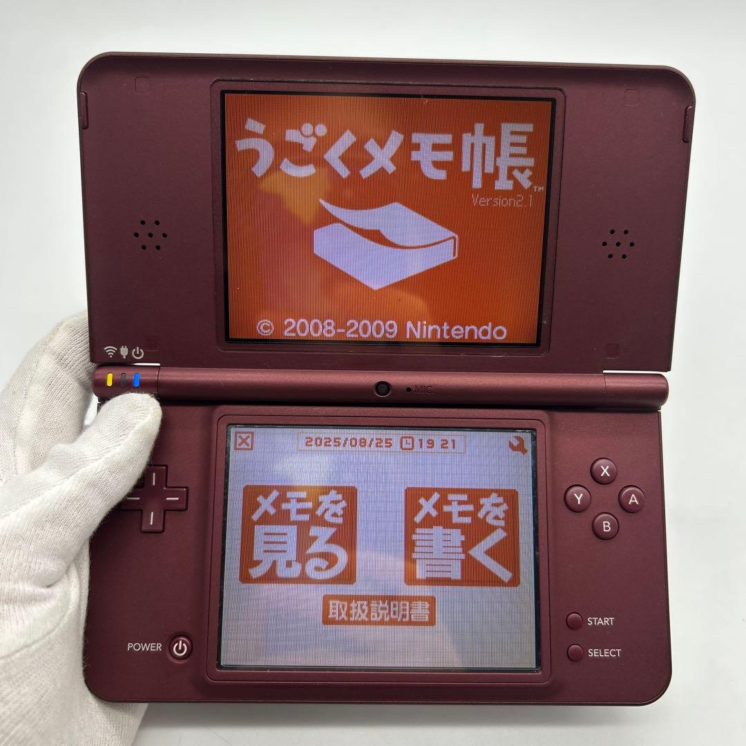 ︎
