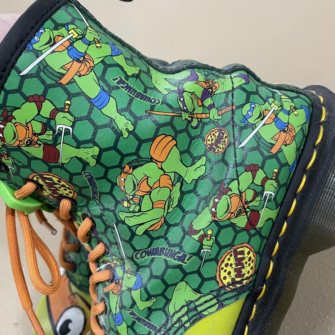 靴 DR. MARTENS X TEENAGE MUTANT TURTLES