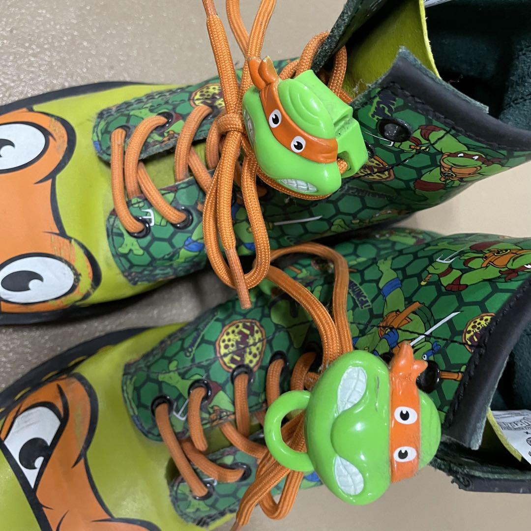 靴 DR. MARTENS X TEENAGE MUTANT TURTLES