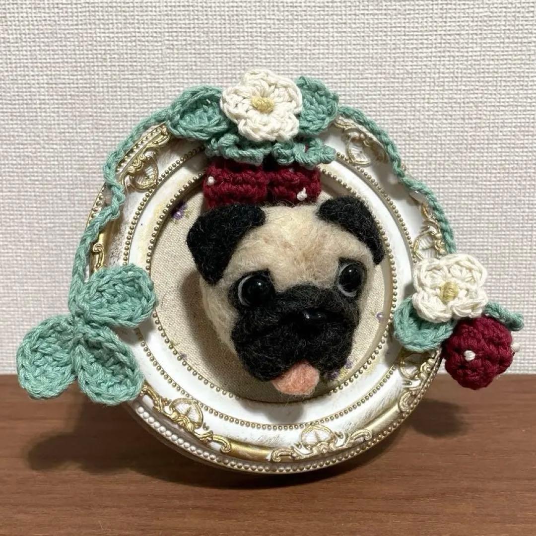 パグちゃんのブローチ